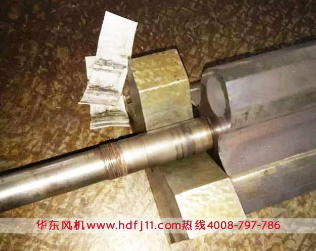 罗茨风机转子待修.jpg
